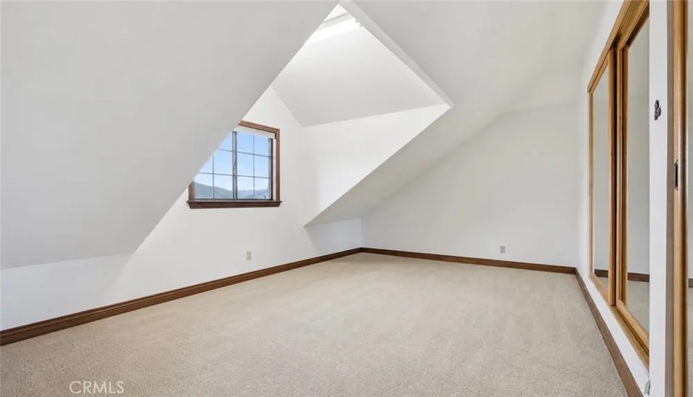 24300 Sylvan Glen Calabasas, CA 91302