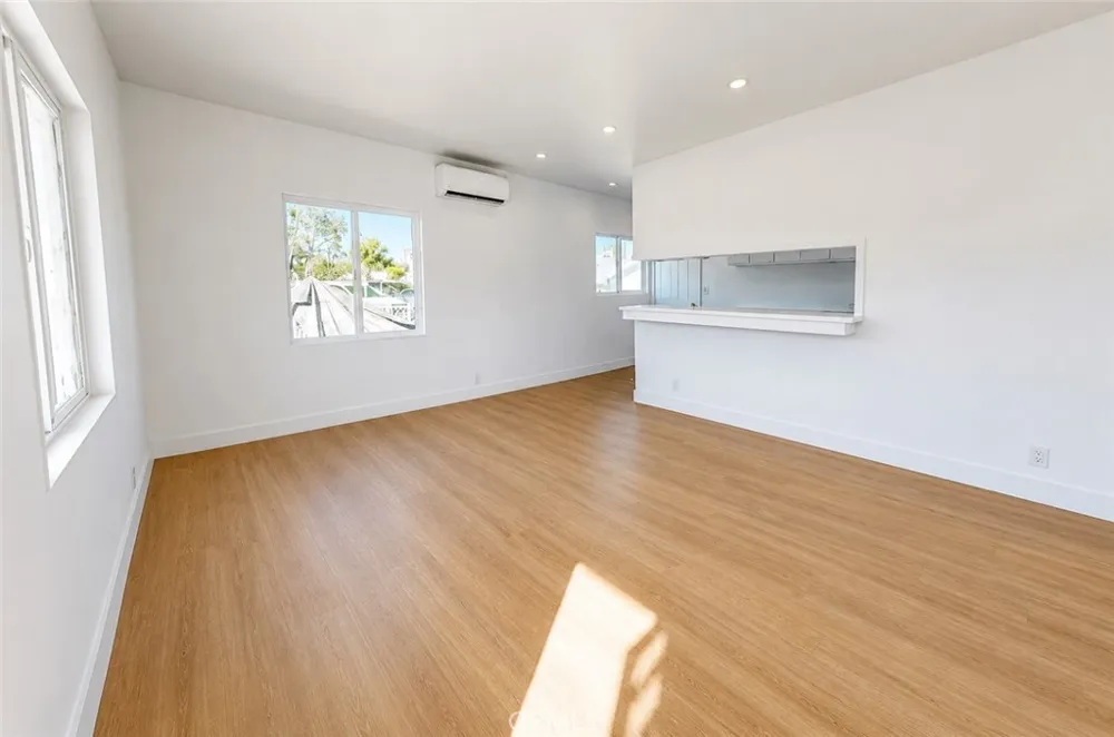 3747 Mintern Jurupa Valley, CA 92509