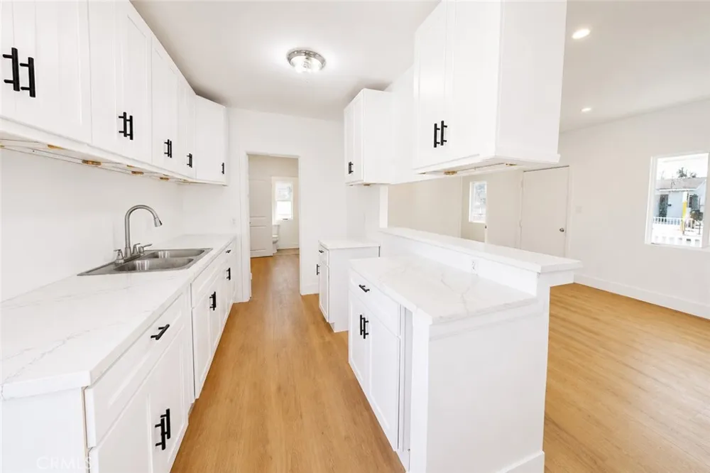 3747 Mintern Jurupa Valley, CA 92509