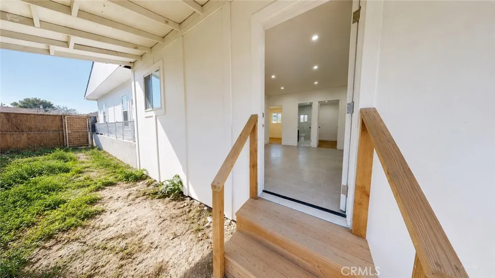 3747 Mintern Jurupa Valley, CA 92509