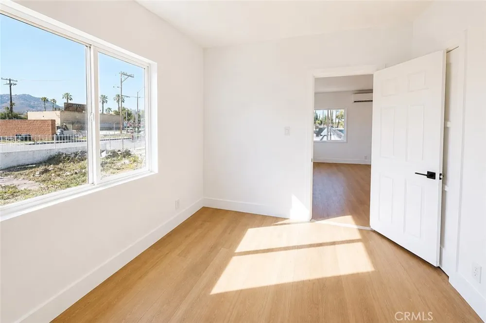 3747 Mintern Jurupa Valley, CA 92509
