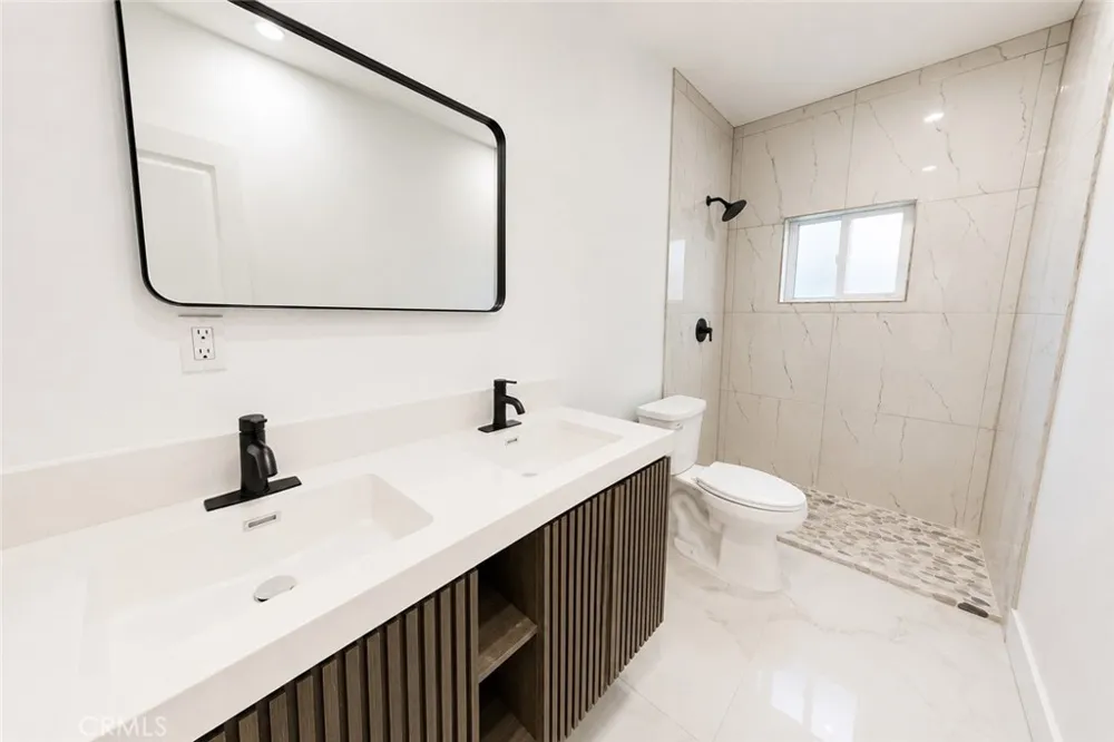 3747 Mintern Jurupa Valley, CA 92509