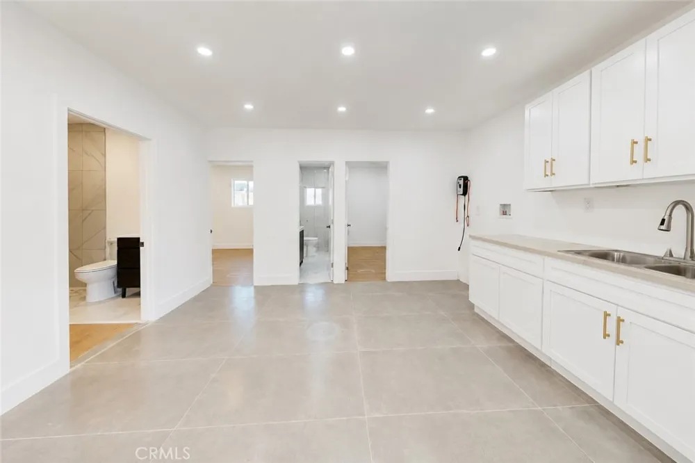 3747 Mintern Jurupa Valley, CA 92509