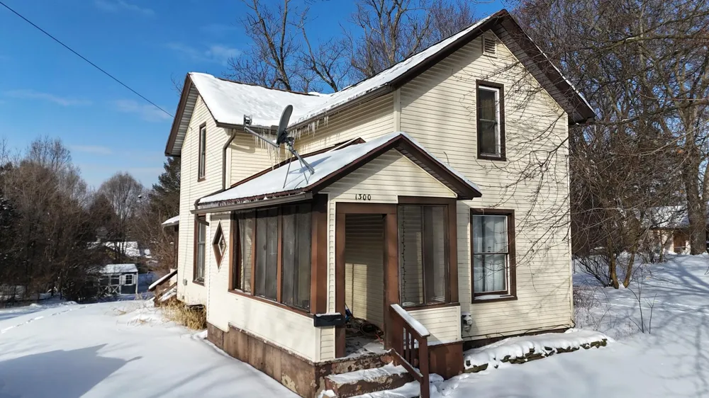 1300 Waterloo Avenue