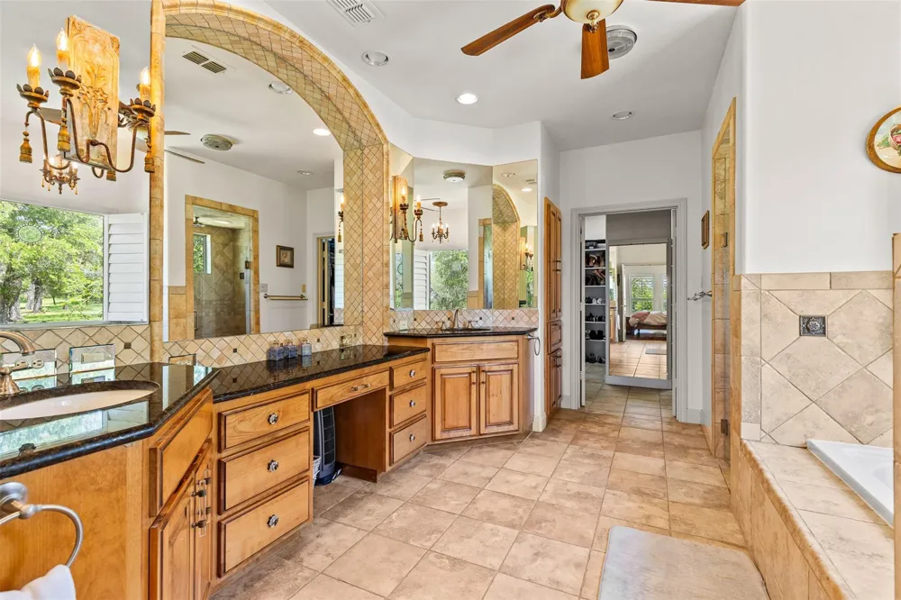 204 Kendall Jackson Comfort, TX 78013