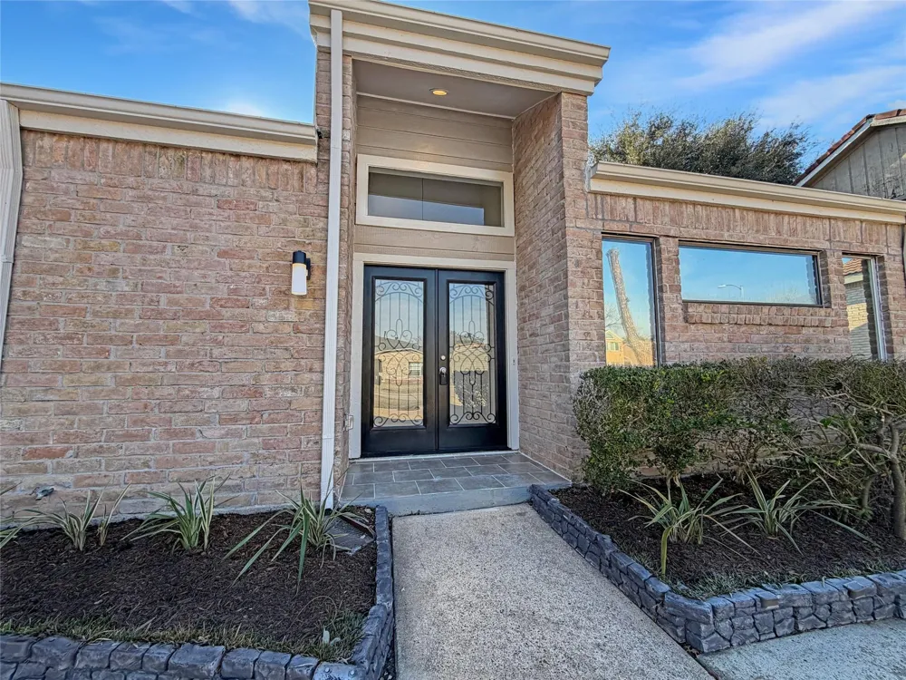 6111 Ogden Forest Drive