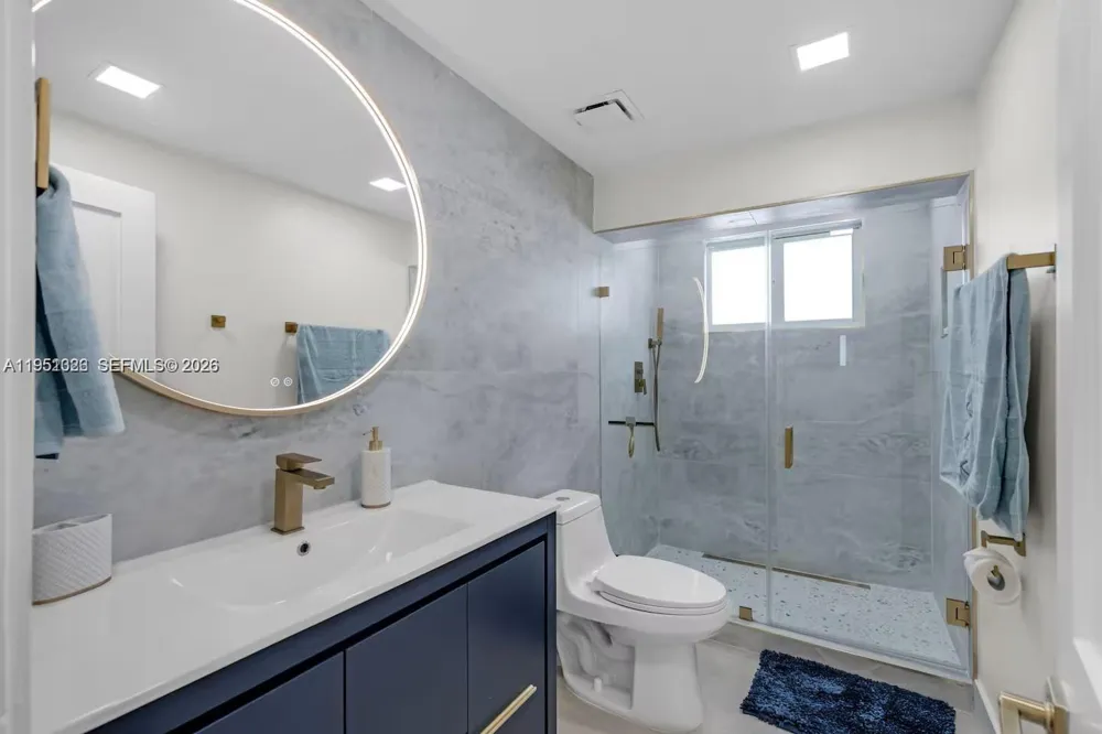 125 Gardenia St Plantation Key, FL 33070