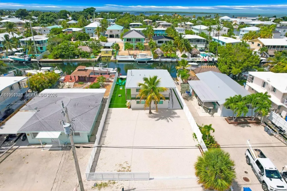 125 Gardenia St Plantation Key, FL 33070
