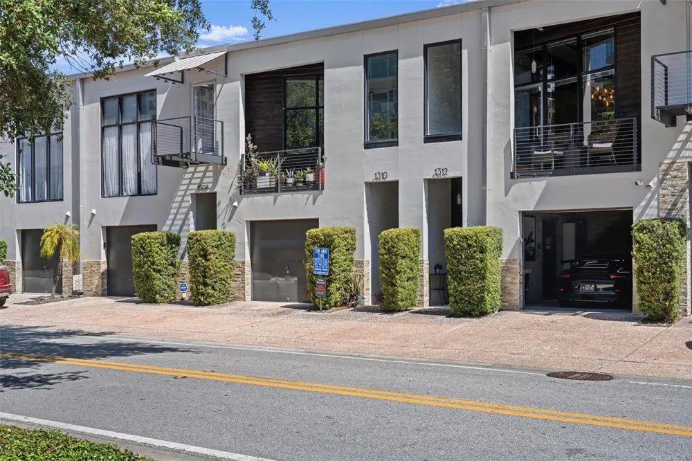 1312 E WASHINGTON STREET