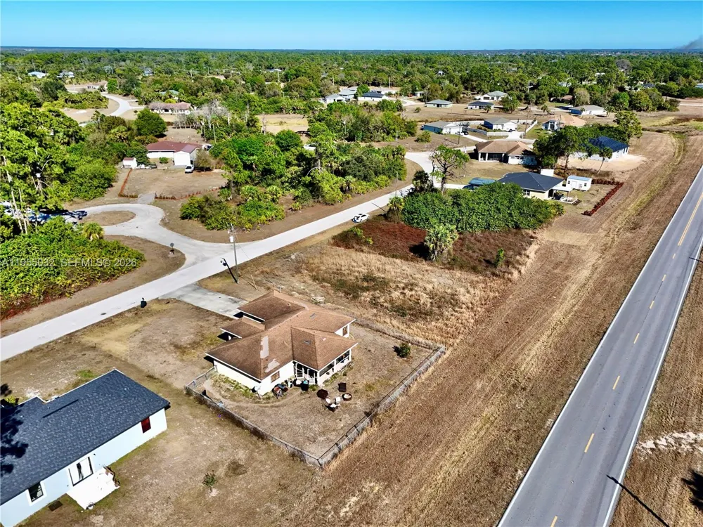 3019 S Balsam Cir La Belle, FL 33935