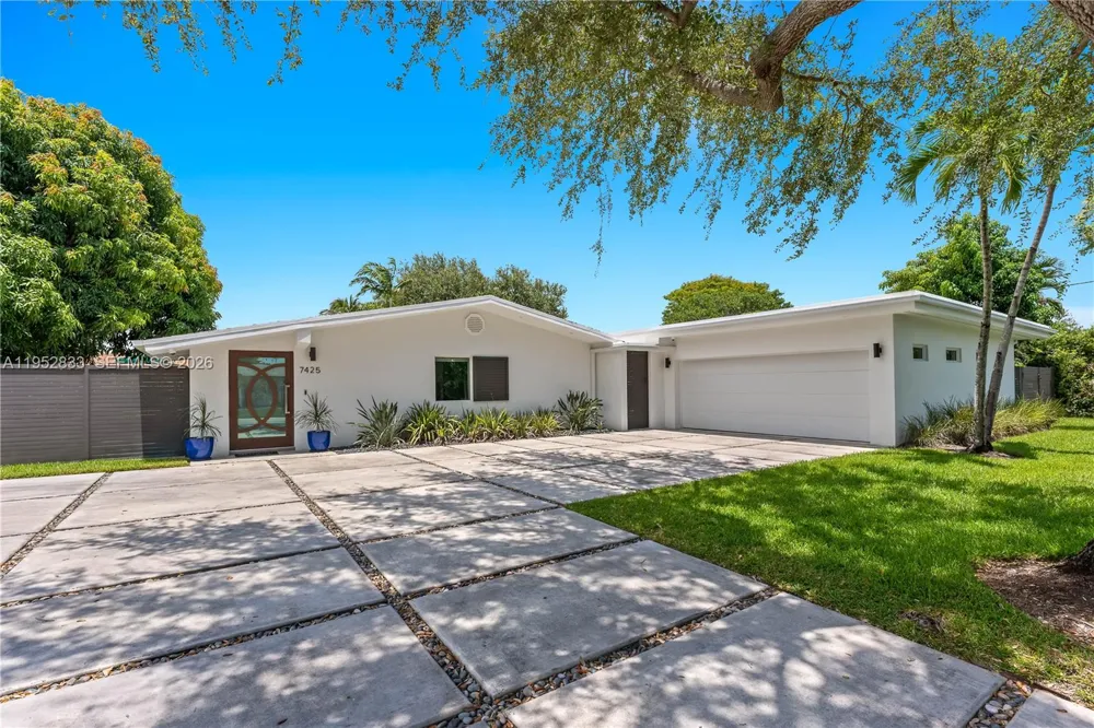 7425 SW 139th Ter Palmetto Bay, FL 33158