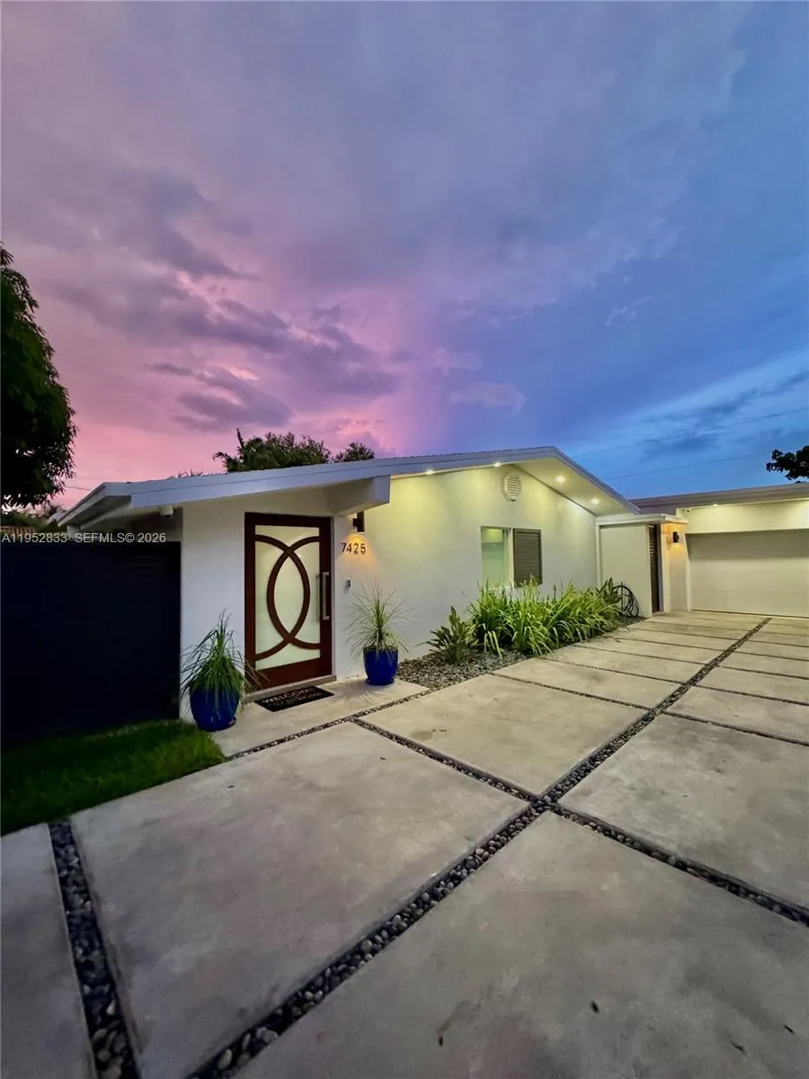 7425 SW 139th Ter Palmetto Bay, FL 33158