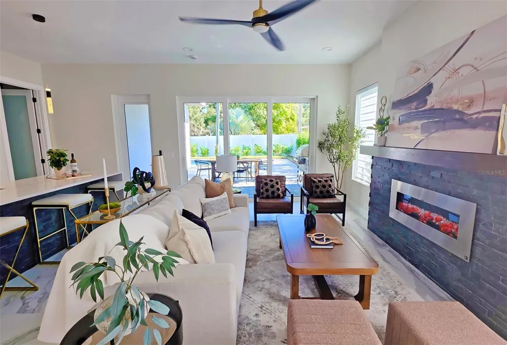 1156 COCOANUT AVENUE Sarasota, FL 34236