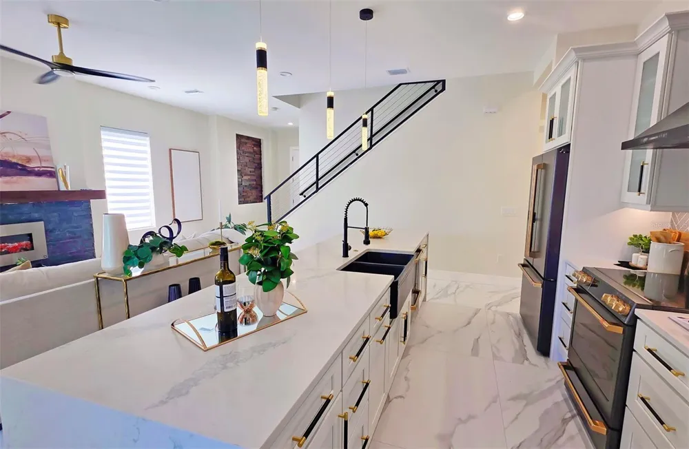 1156 COCOANUT AVENUE Sarasota, FL 34236