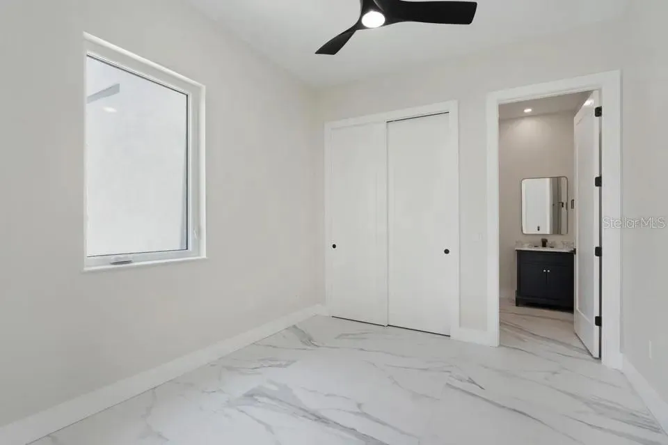 1156 COCOANUT AVENUE Sarasota, FL 34236