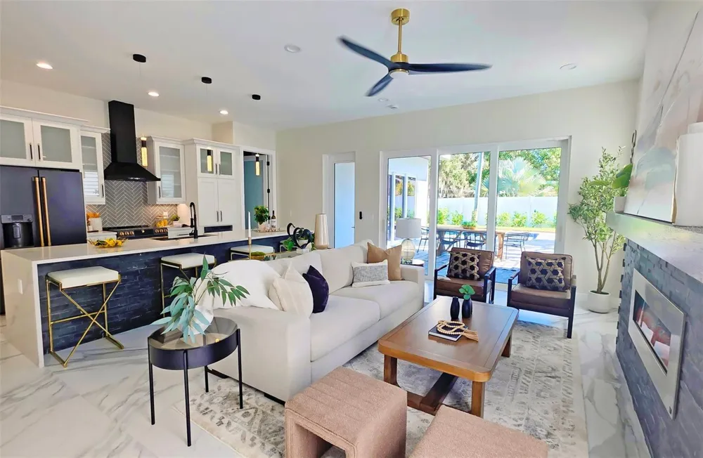 1156 COCOANUT AVENUE Sarasota, FL 34236