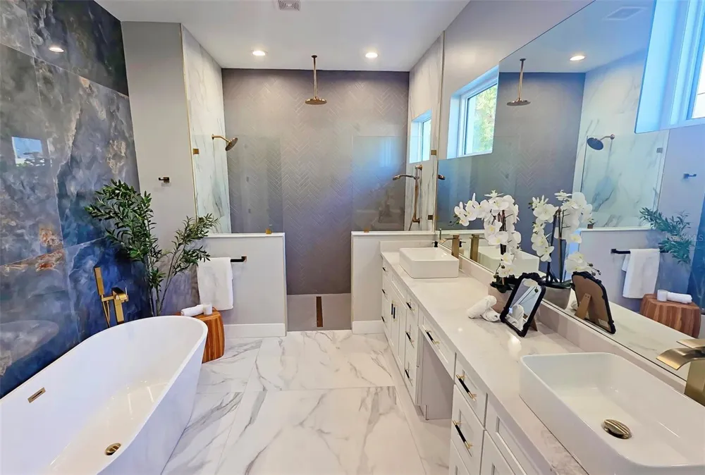1156 COCOANUT AVENUE Sarasota, FL 34236