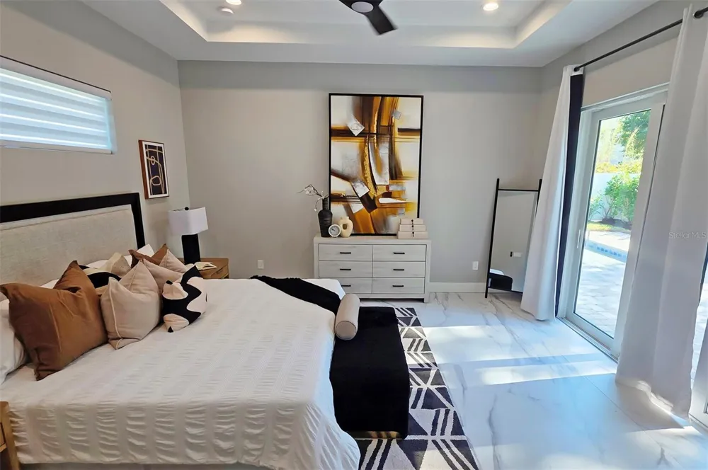 1156 COCOANUT AVENUE Sarasota, FL 34236
