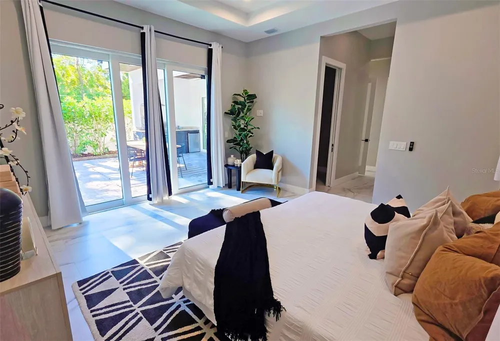 1156 COCOANUT AVENUE Sarasota, FL 34236