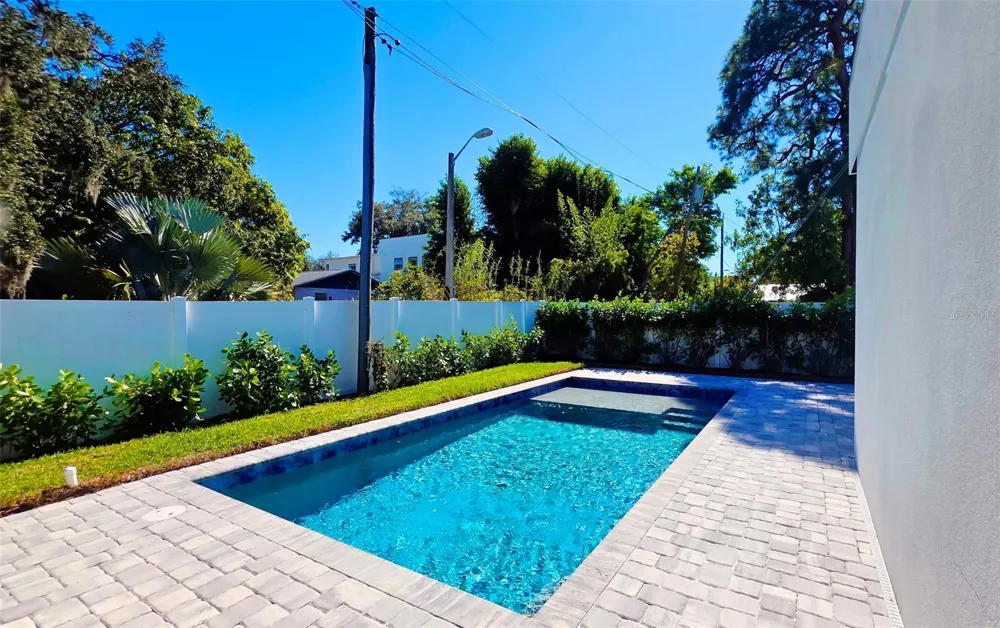 1156 COCOANUT AVENUE Sarasota, FL 34236