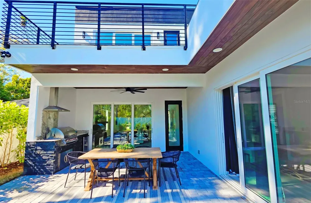 1156 COCOANUT AVENUE Sarasota, FL 34236