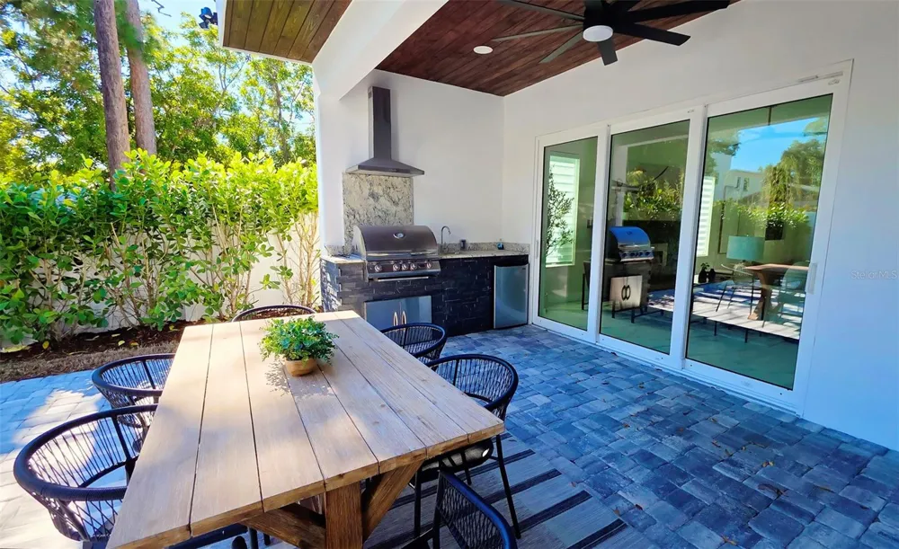 1156 COCOANUT AVENUE Sarasota, FL 34236