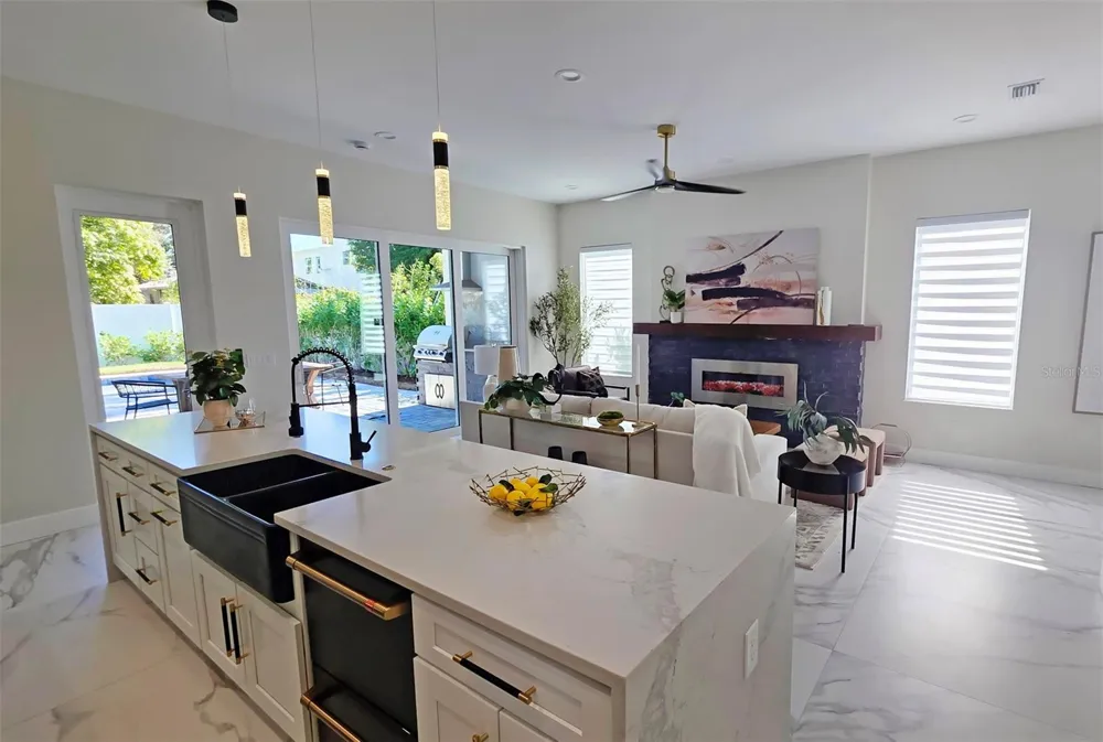 1156 COCOANUT AVENUE Sarasota, FL 34236