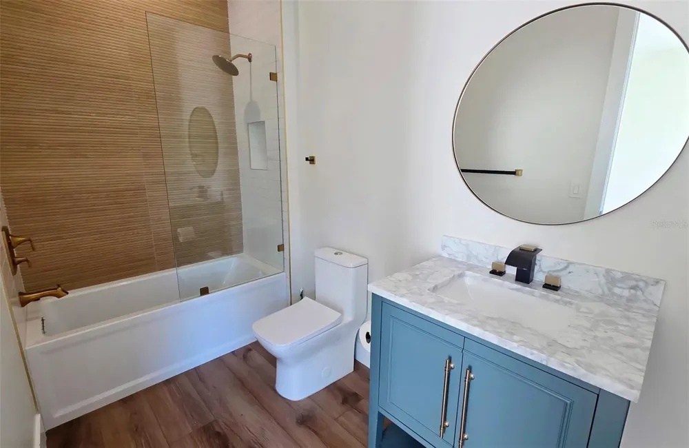 1156 COCOANUT AVENUE Sarasota, FL 34236