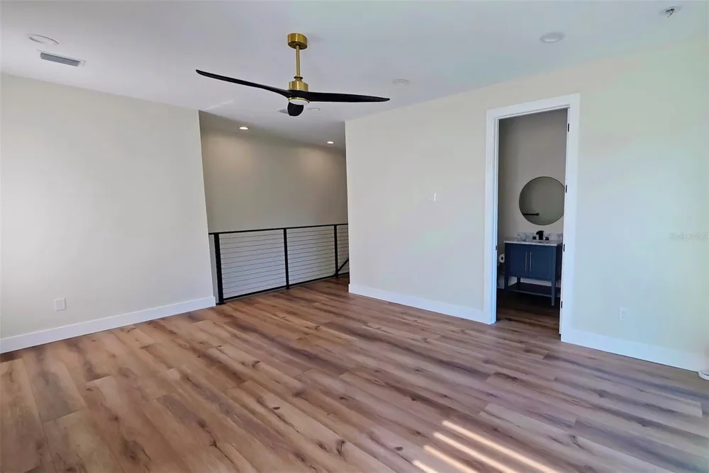 1156 COCOANUT AVENUE Sarasota, FL 34236