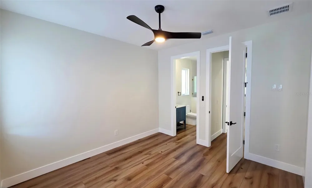 1156 COCOANUT AVENUE Sarasota, FL 34236