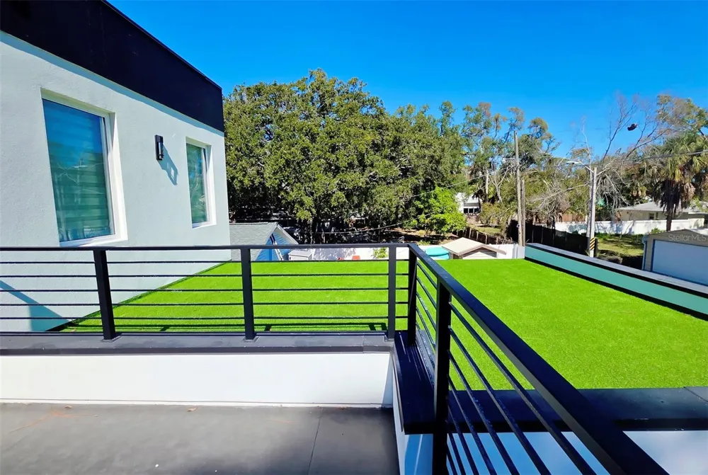 1156 COCOANUT AVENUE Sarasota, FL 34236