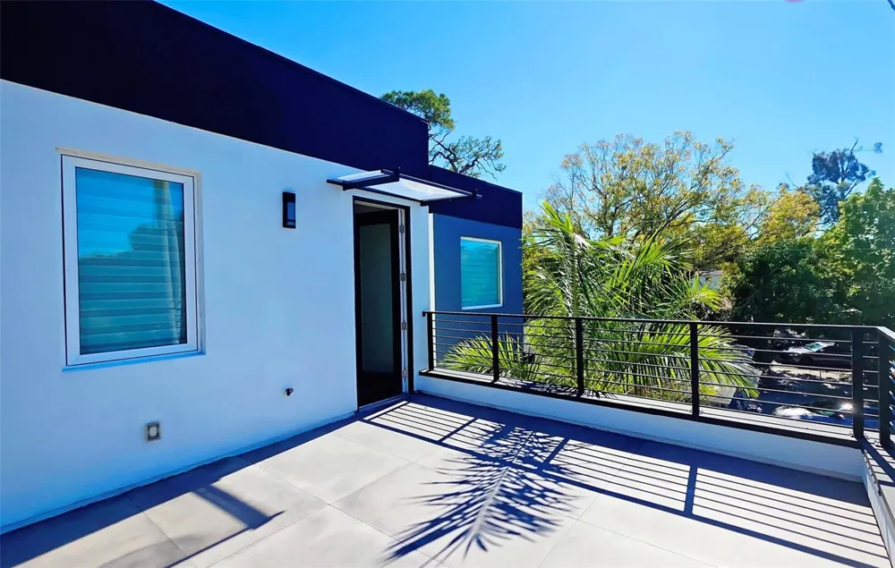 1156 COCOANUT AVENUE Sarasota, FL 34236