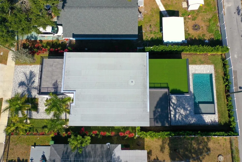 1156 COCOANUT AVENUE Sarasota, FL 34236