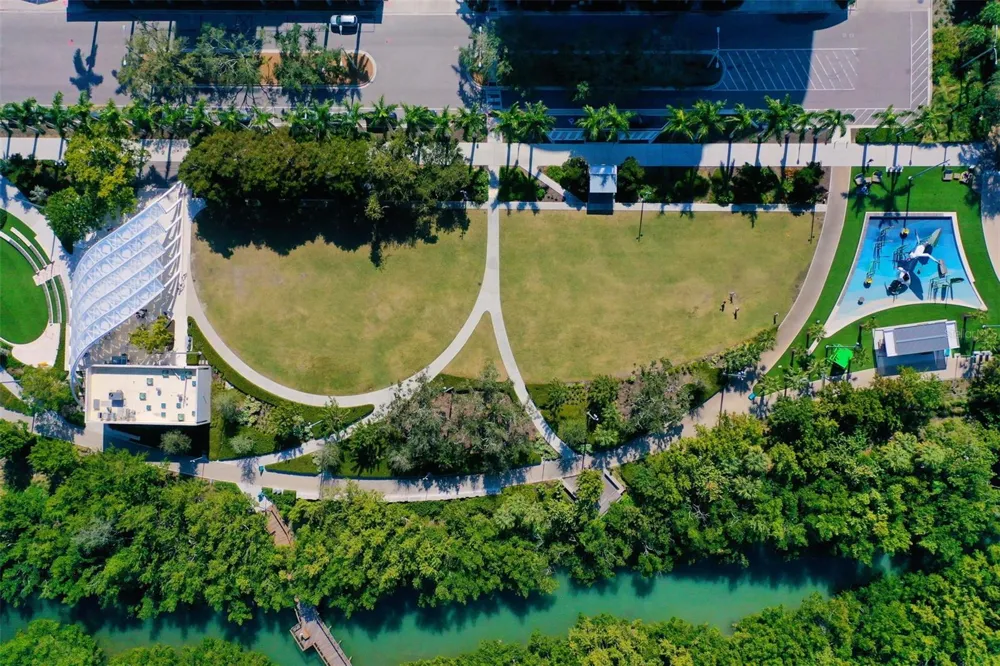 1156 COCOANUT AVENUE Sarasota, FL 34236