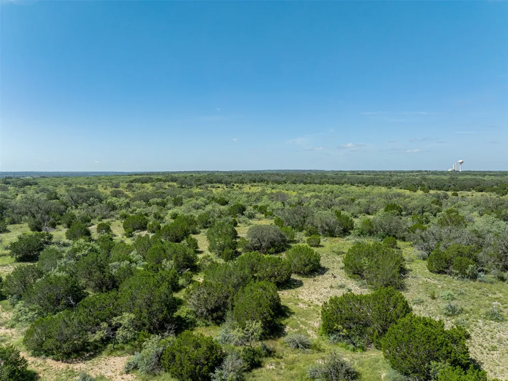 2050 W. 17th Street Brady, TX 76825