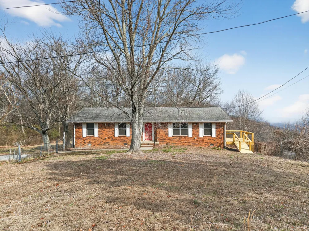 190 Adkins Lane Trenton, GA 30752
