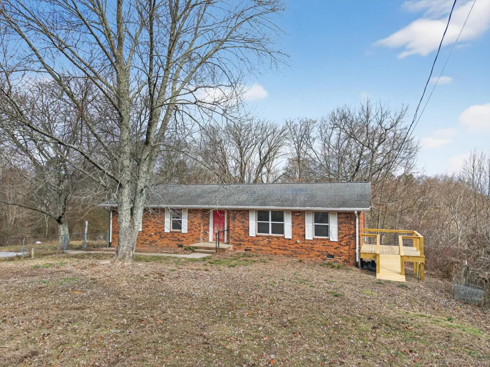 190 Adkins Lane Trenton, GA 30752