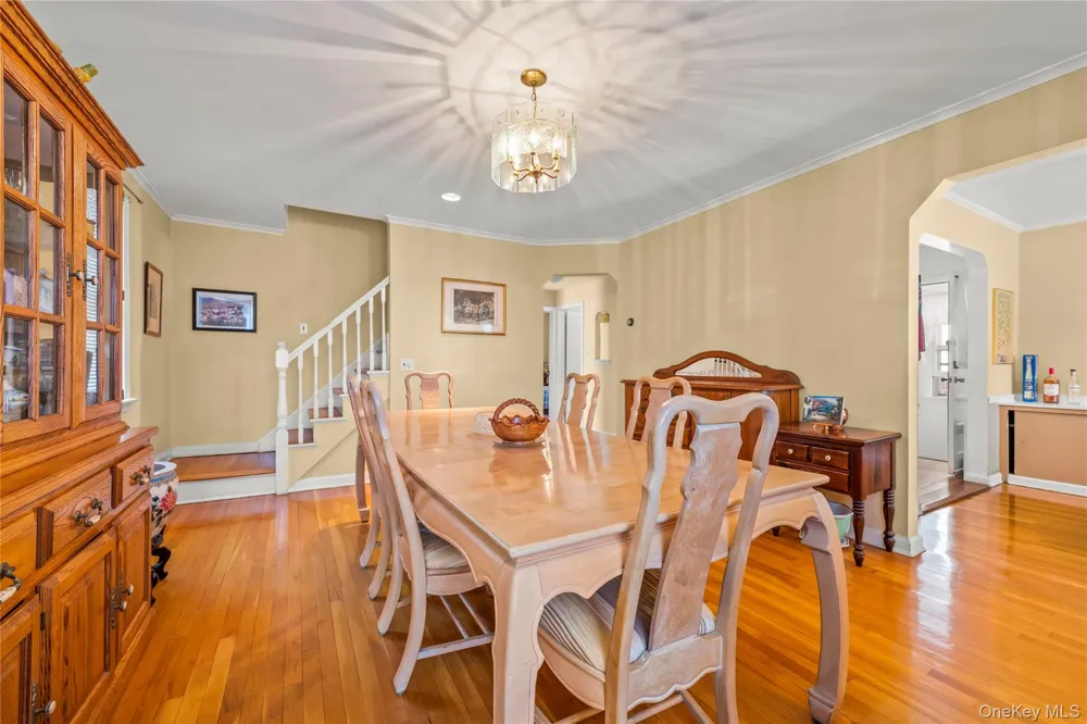 8218 258th Street Floral Park, NY 11004