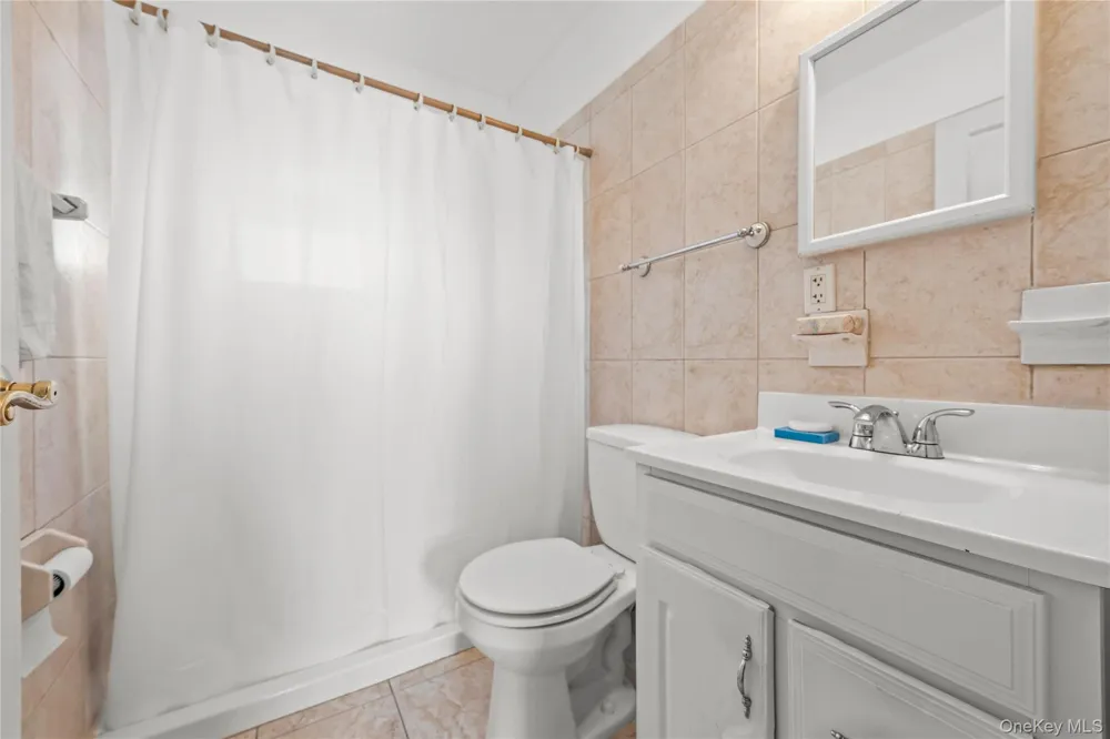 8218 258th Street Floral Park, NY 11004