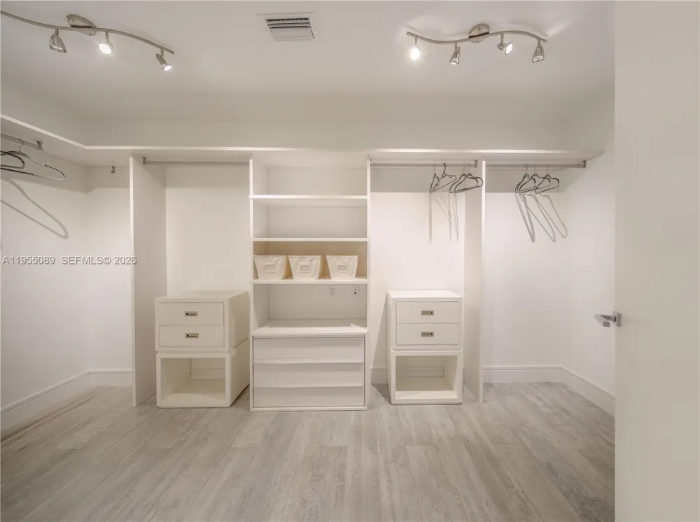 3300 NE 188th St #315 Aventura, FL 33180