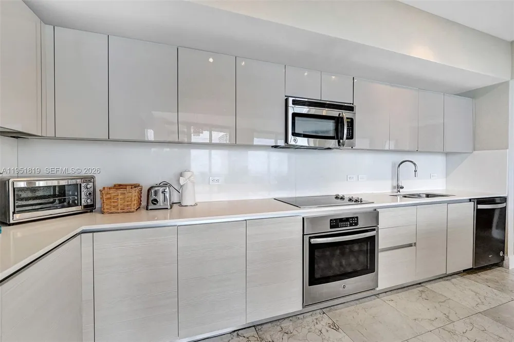 2600 E Hallandale Beach Blvd #T3201 Hallandale Beach, FL 33009