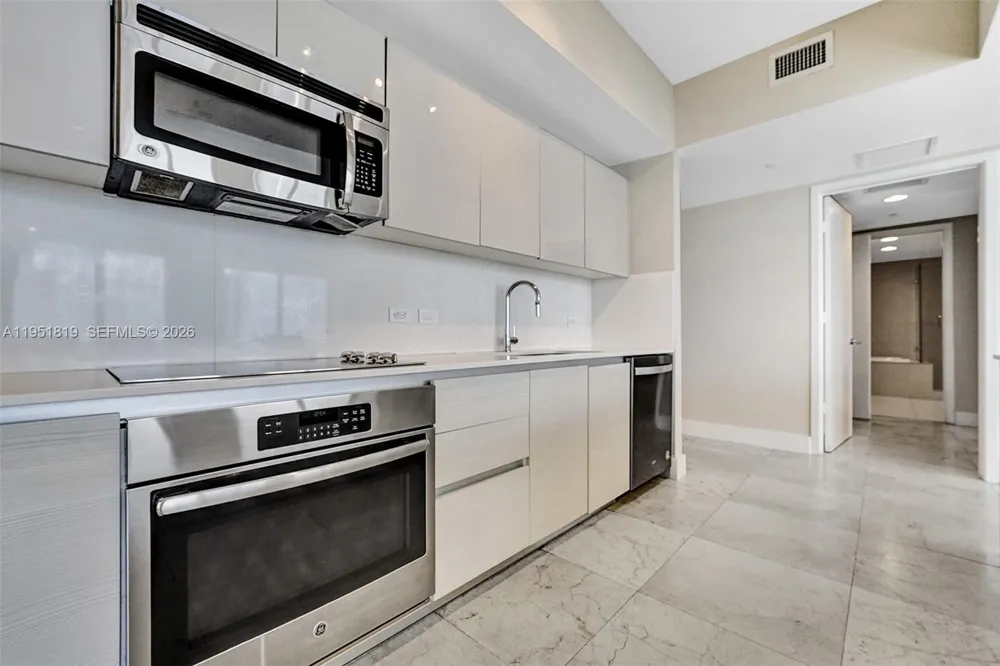 2600 E Hallandale Beach Blvd #T3201 Hallandale Beach, FL 33009