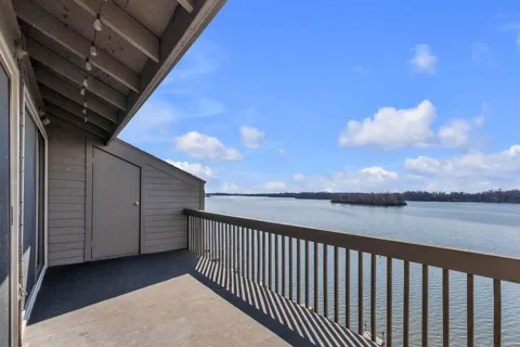 820 Cliffs Drive #306