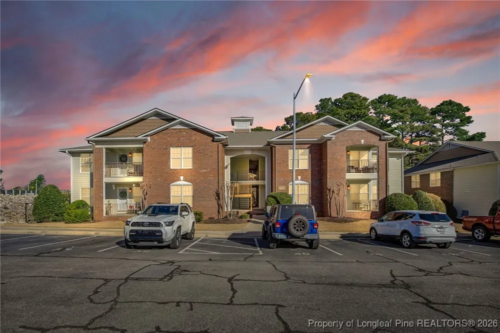 401 Meadowland Court #5