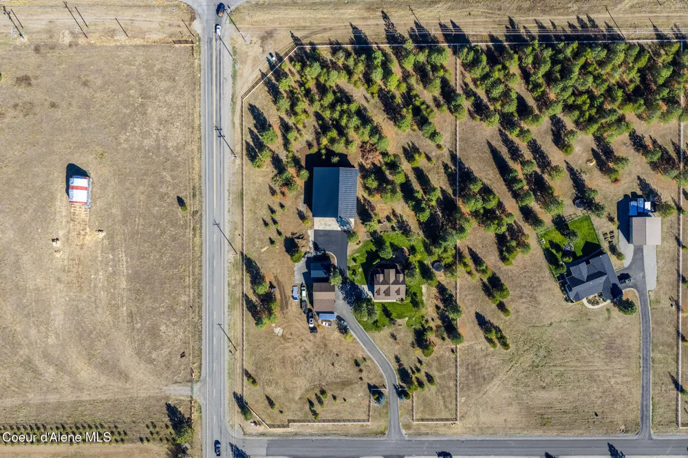 30259 Sienna Loop Athol, ID 83801