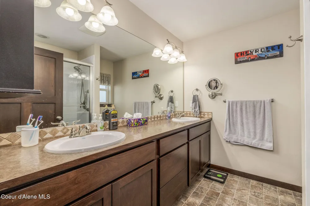 30259 Sienna Loop Athol, ID 83801