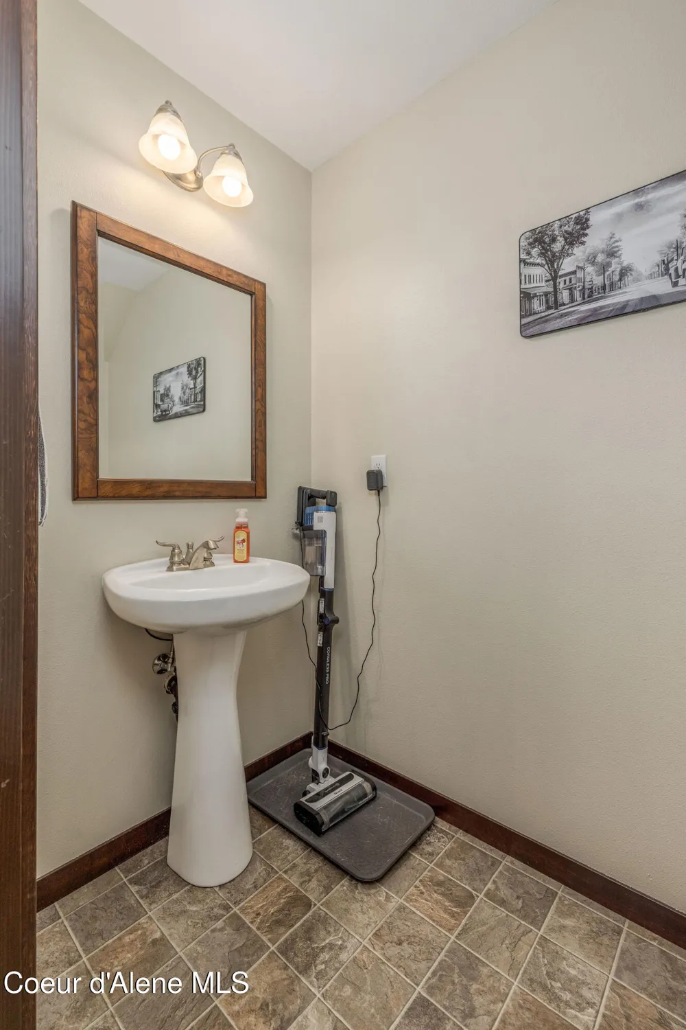 30259 Sienna Loop Athol, ID 83801