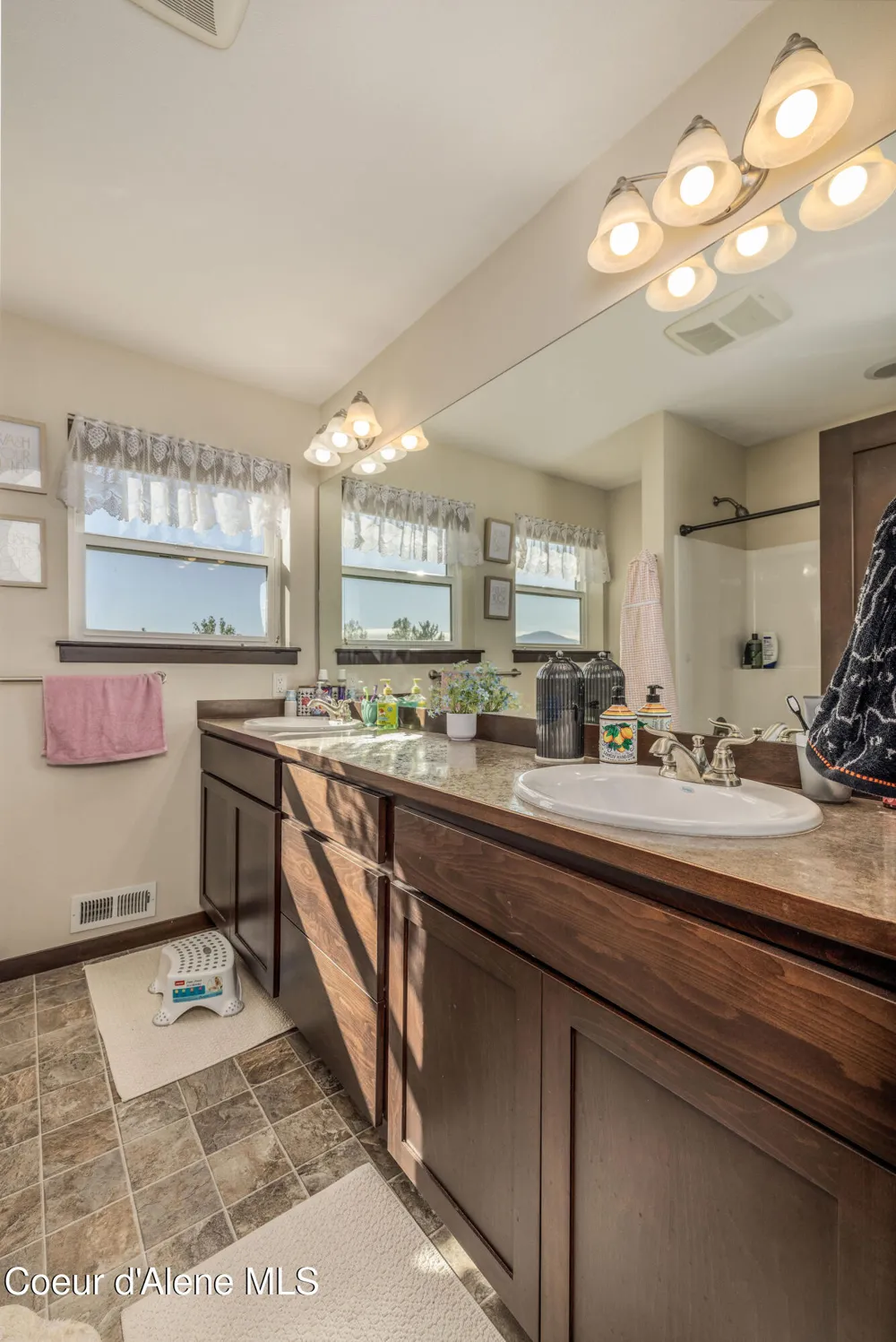 30259 Sienna Loop Athol, ID 83801