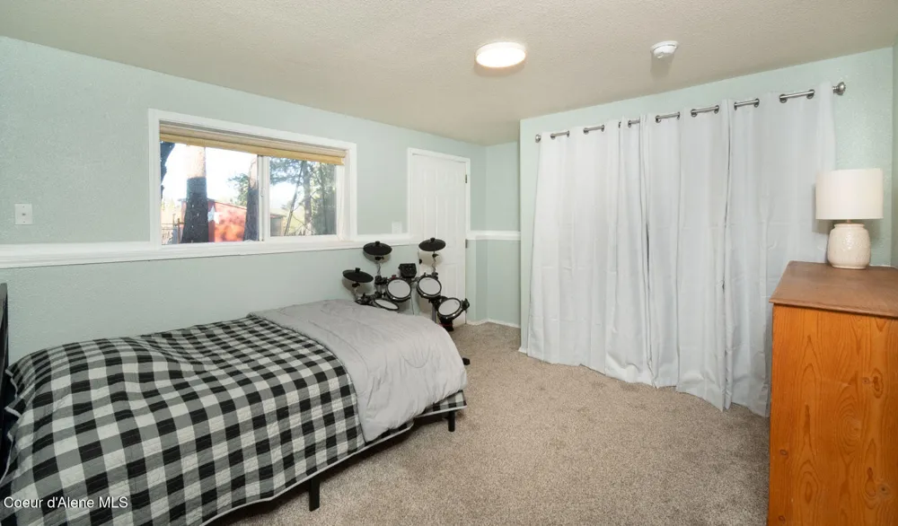 17783 W Rice Avenue Hauser, ID 83854