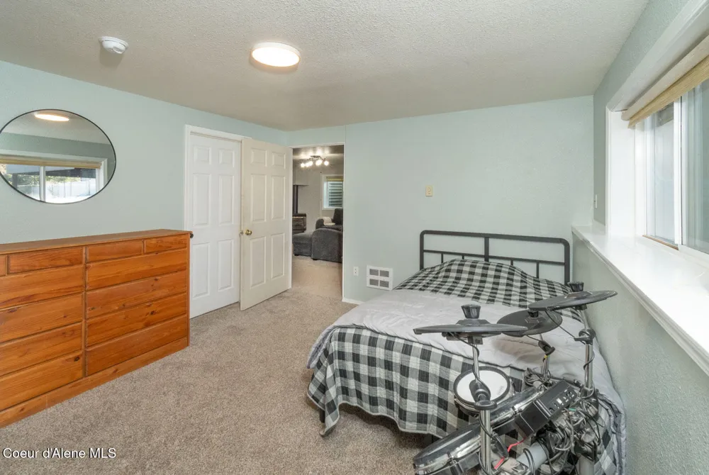 17783 W Rice Avenue Hauser, ID 83854